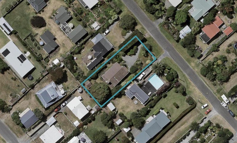 18 Hona Street, Waikanae Beach, Waikanae - Carousel 1