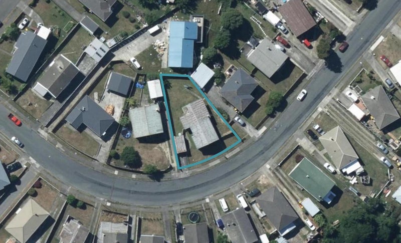 27 Rangituhi Crescent, Takapuwahia, Porirua - Carousel 1