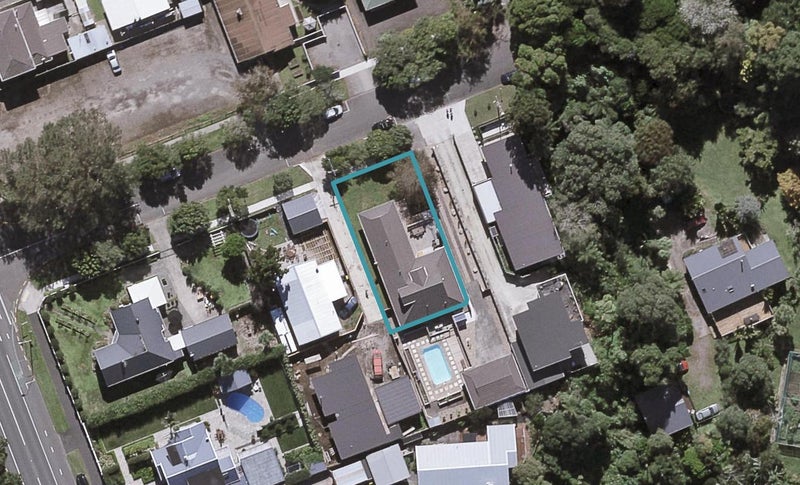 8 Cracroft Street, Welbourn, New Plymouth - Carousel 1