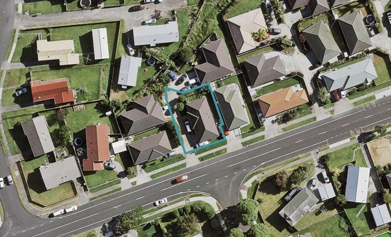 11C Finlayson Avenue, Clendon Park, Auckland - Carousel 1