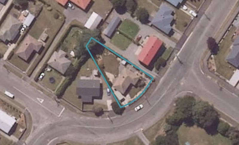 12 Taward Street, Oamaru North, Oamaru - Carousel 1