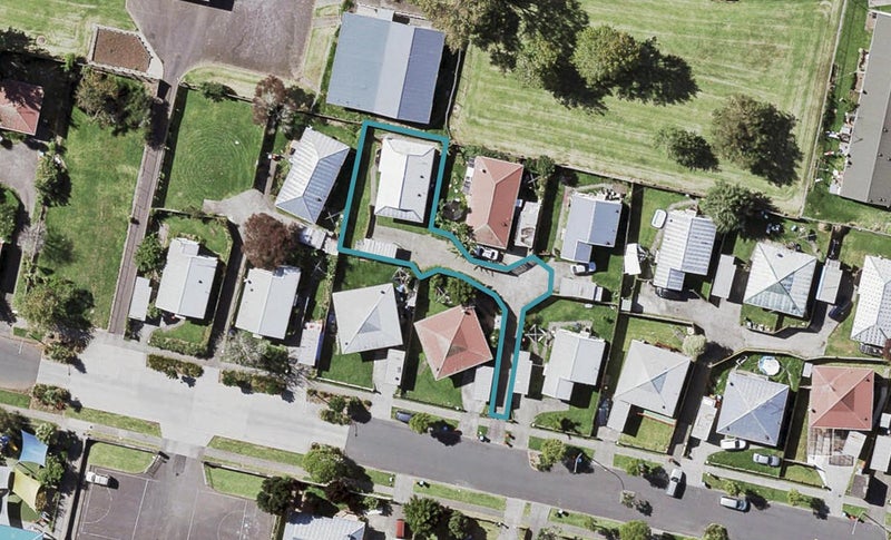 82B Maybury Street, Point England, Auckland - Carousel 1