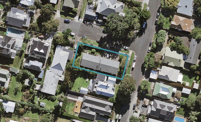 4/15 Woodford Road, Mount Eden, Auckland - Carousel 1