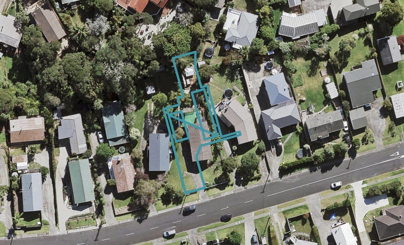 7/11 Seaview Road, Glenfield, Auckland - Carousel 1
