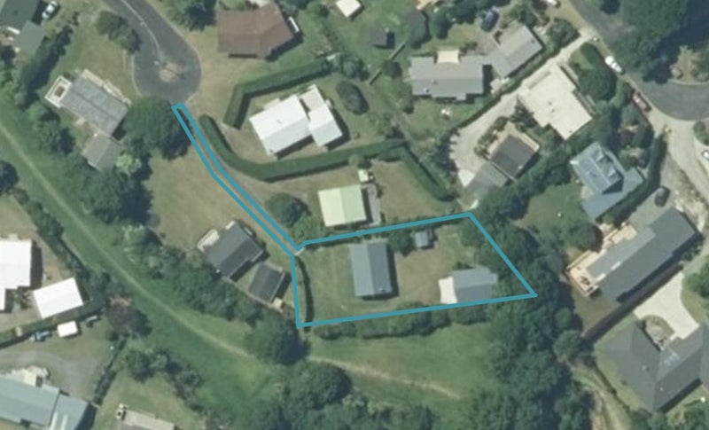 8 Margot Place, Hahei - Carousel 1