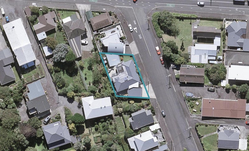 20 Bayly Road, Moturoa, New Plymouth - Carousel 1
