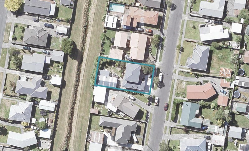 39 Momona Street, Wainuiomata, Lower Hutt - Carousel 1
