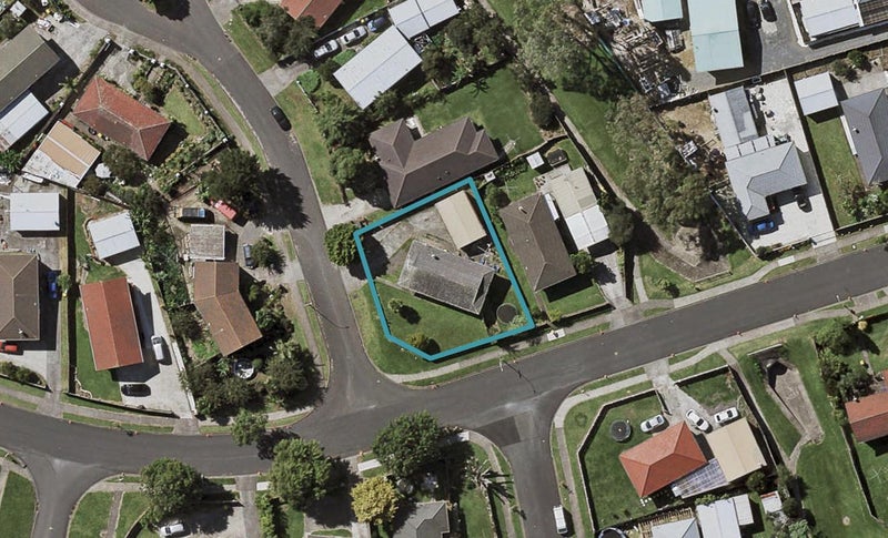 1 Pesaro Place, Clover Park, Auckland - Carousel 1