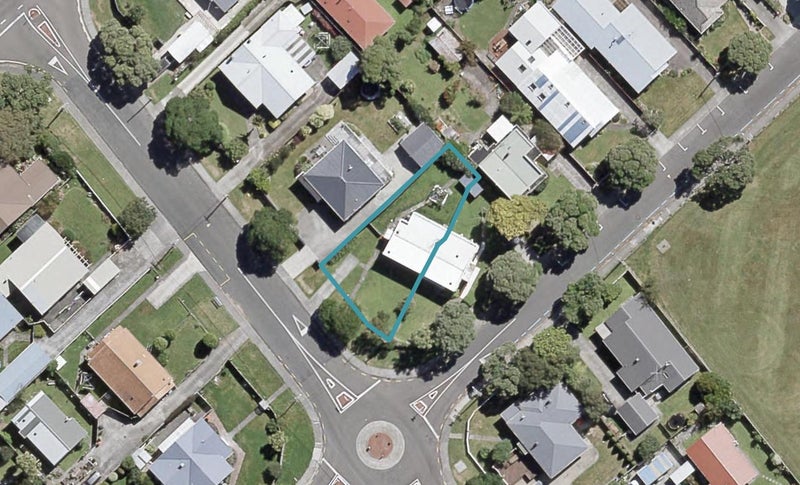 7 Guthrie Street, Waterloo, Lower Hutt - Carousel 1