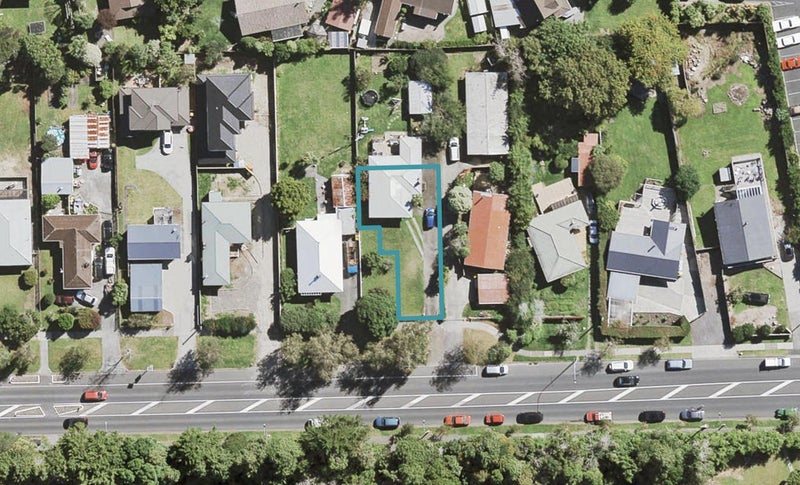 2/675 Swanson Road, Swanson, Auckland - Carousel 1