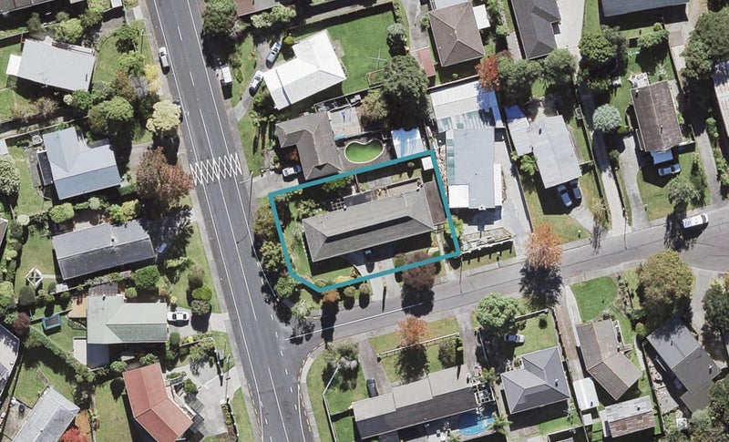 2/2 Blythe Place, Glendene, Auckland - Carousel 1