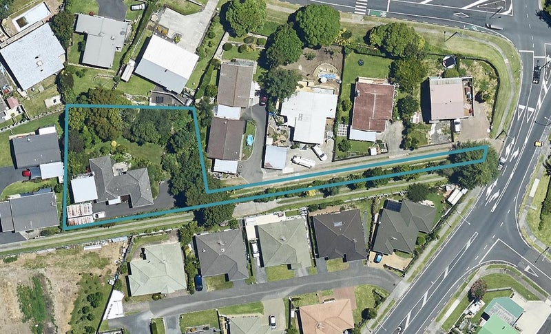 9 Cambridge Road, Judea, Tauranga - Carousel 1