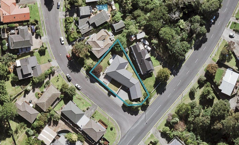 1 Wanganella Place, Lynfield, Auckland - Carousel 1