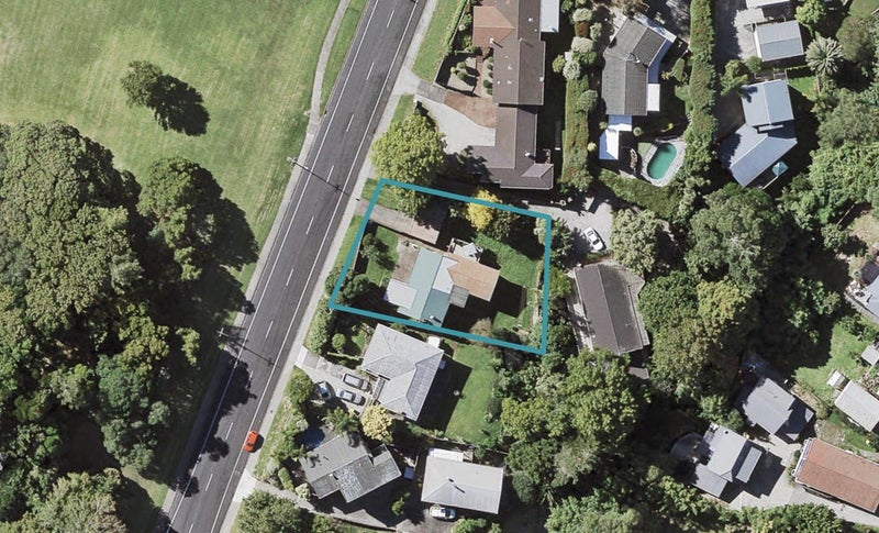 9 Hutchinsons Road, Bucklands Beach, Auckland - Carousel 1