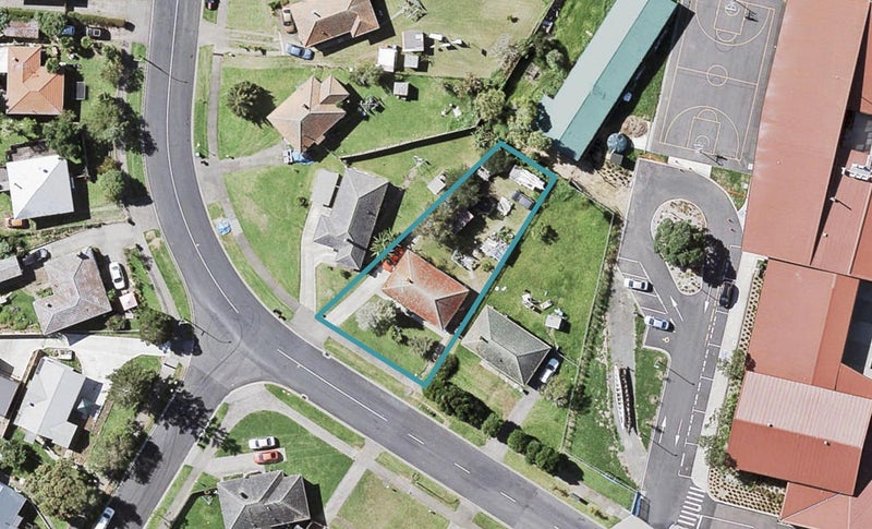 24 Farringdon Street, Glen Innes, Auckland - Carousel 1