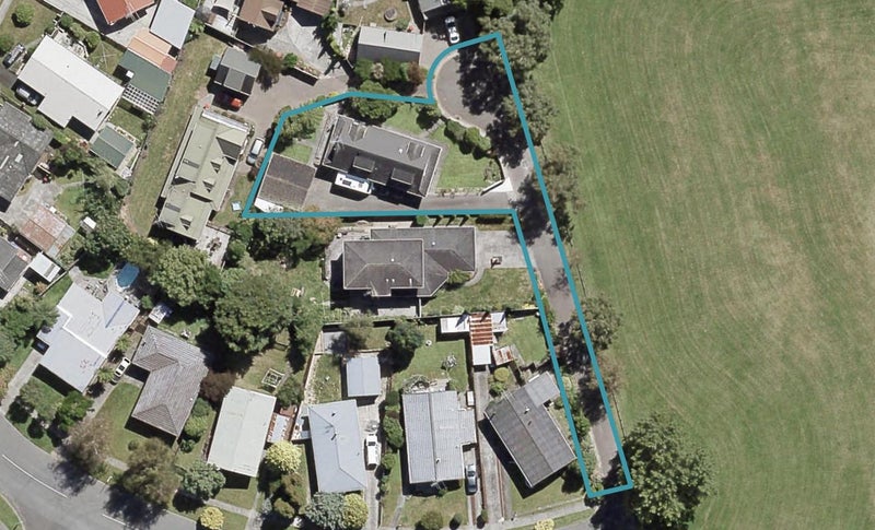 17 Baltimore Crescent, Totara Park, Upper Hutt - Carousel 1