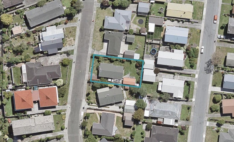 10 Roband Crescent, Brown Owl, Upper Hutt - Carousel 1
