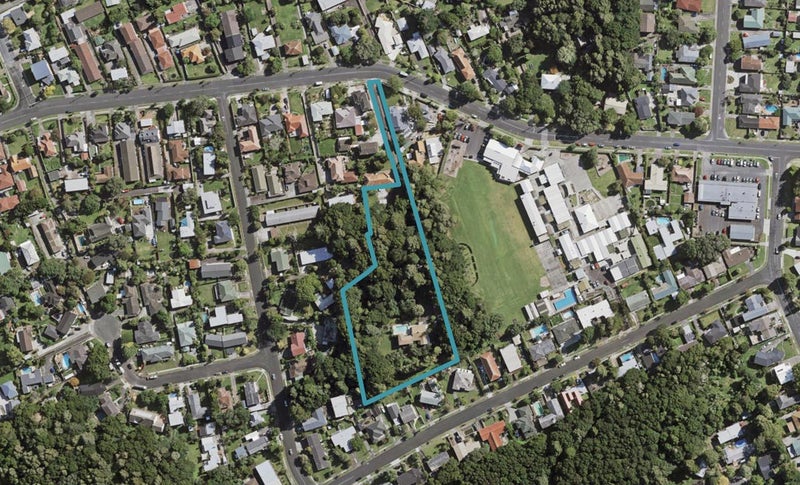 49 Grande Vue Road, Hillpark, Auckland - Carousel 1