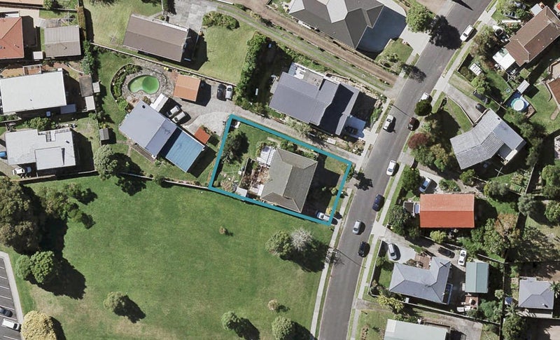32 La Trobe Street, Pakuranga Heights, Auckland - Carousel 1