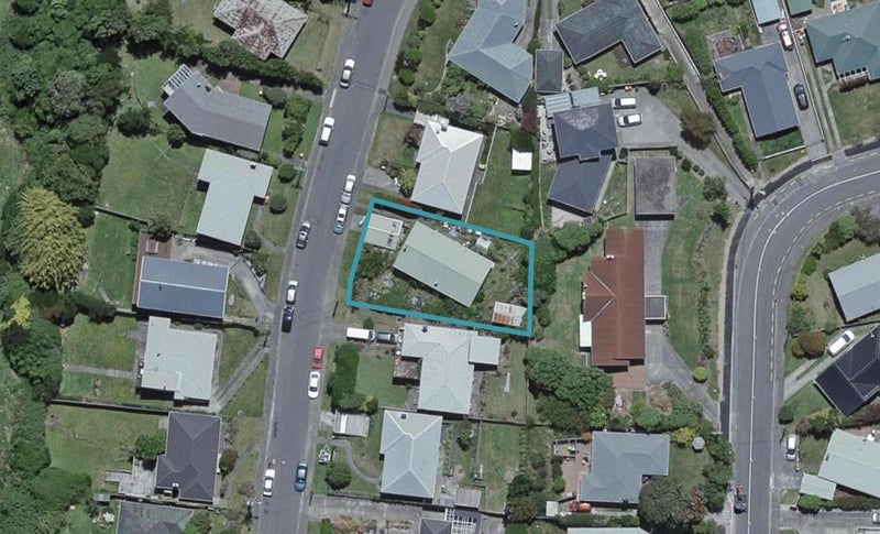 18 Lynda Avenue, Paparangi, Wellington - Carousel 1
