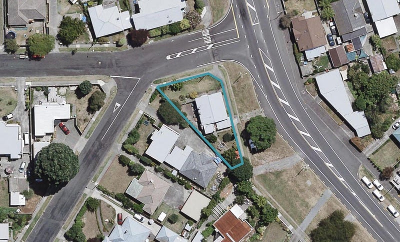 24 Georges Drive, Napier South, Napier - Carousel 1