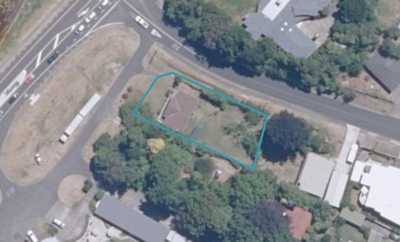 332 Lake Terrace, Two Mile Bay, Taupō - Carousel 1