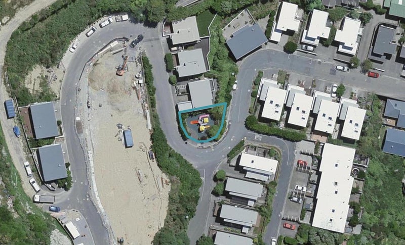 18 Tiketike Way, Brooklyn, Wellington - Carousel 1