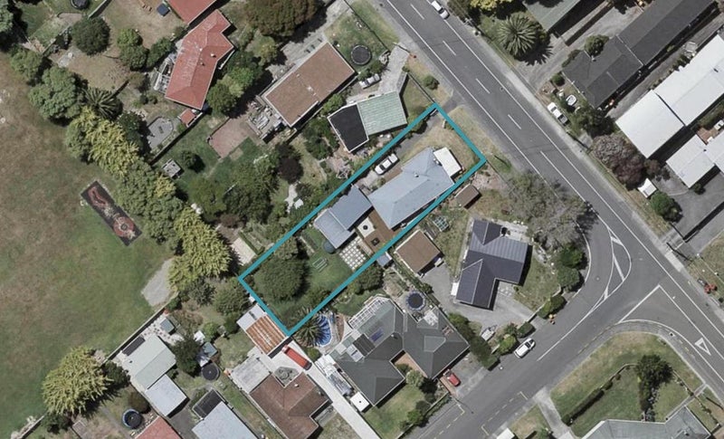 92 Martin Road, Paraparaumu Beach, Paraparaumu - Carousel 1