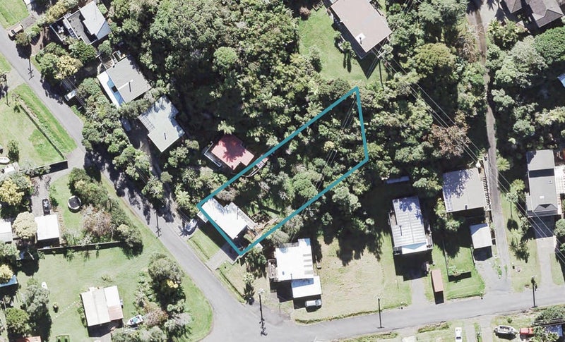 20 Foster Avenue, Huia, Auckland - Carousel 1