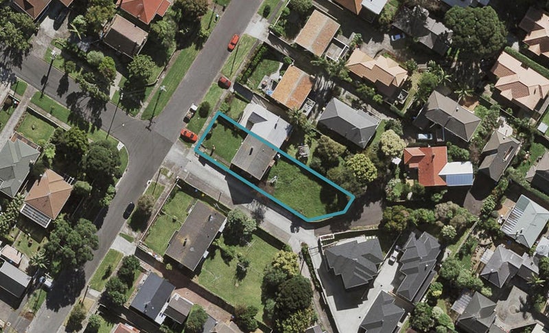 25 Ngatiawa Street, One Tree Hill, Auckland - Carousel 1