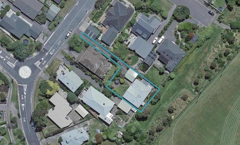 13 Swansea Street, Khandallah, Wellington - Carousel 1