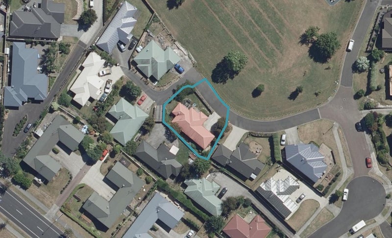 15 Pointon Glade, Grandview Heights, Hamilton - Carousel 1