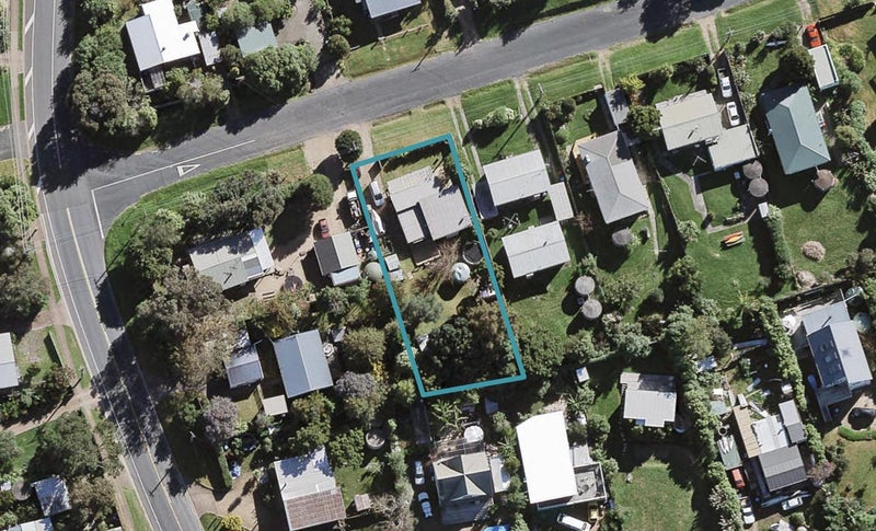 2 Alison Road, Surfdale, Waiheke Island - Carousel 1