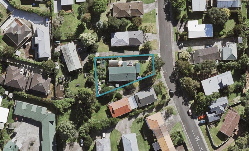8 Kathleen Street, Totara Vale, Auckland - Carousel 1