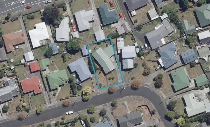 17 Lamont Street, Chartwell, Hamilton - Carousel 1