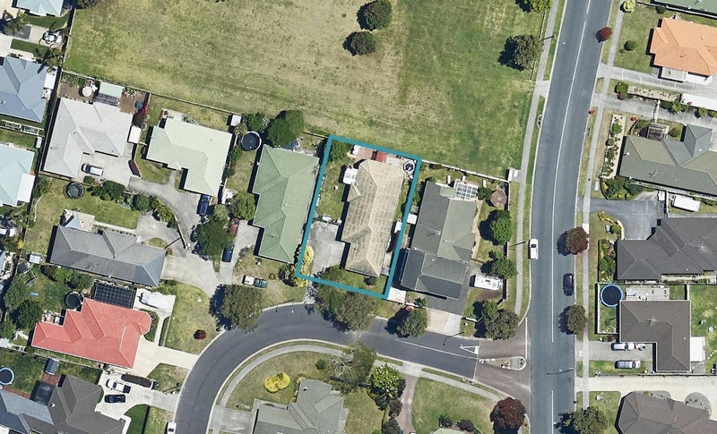 4 Beachlands Place, Papamoa Beach, Papamoa - Carousel 1