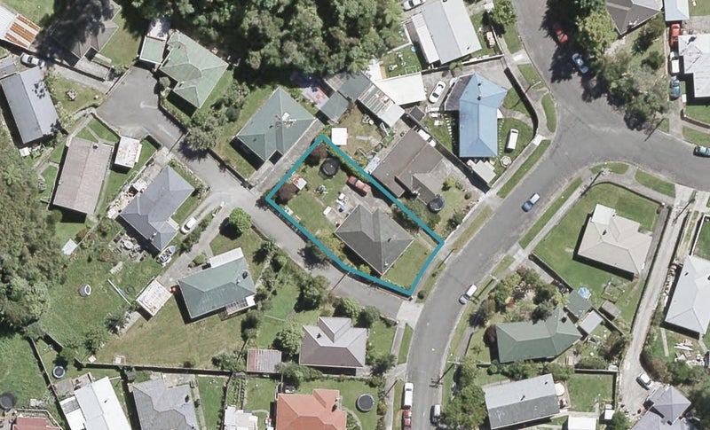 34 Shackleton Grove, Stokes Valley, Lower Hutt - Carousel 1