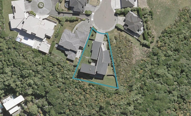5 Boronia Grove, Maungaraki, Lower Hutt - Carousel 1