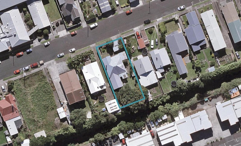 70 Buller Street, New Plymouth, New Plymouth - Carousel 1