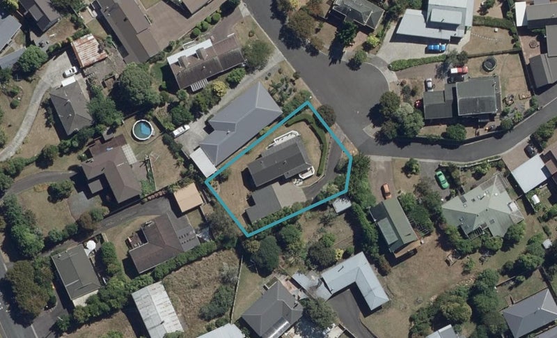 10 Monique Place, Dinsdale, Hamilton - Carousel 1