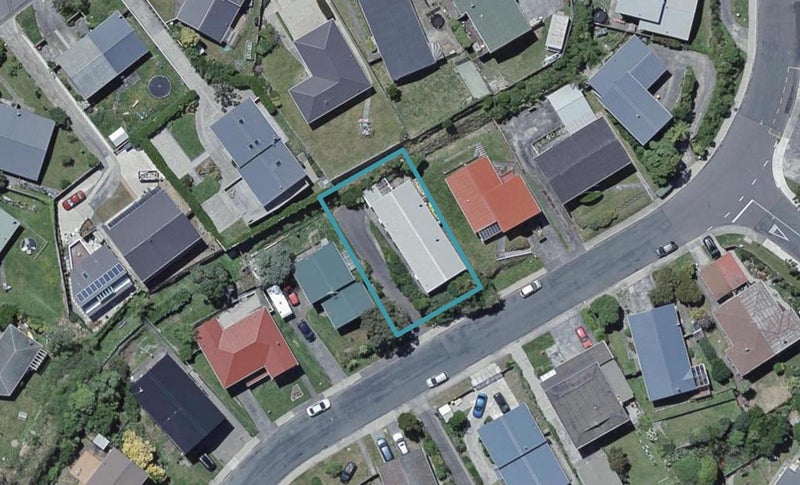 23A Somes Crescent, Newlands, Wellington - Carousel 1