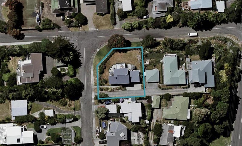 1 Newry Road, Raumati Beach, Paraparaumu - Carousel 1