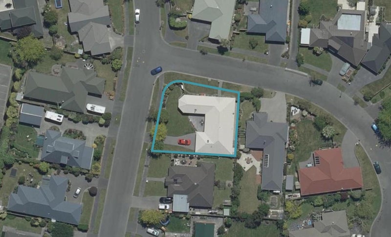 2 Thornwood Place, Redwood, Christchurch - Carousel 1