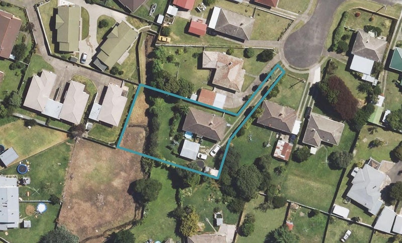 8 Churchill Crescent, Te Hapara, Gisborne - Carousel 1