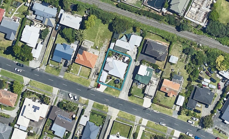19A Ngatai Road, Otumoetai, Tauranga - Carousel 1