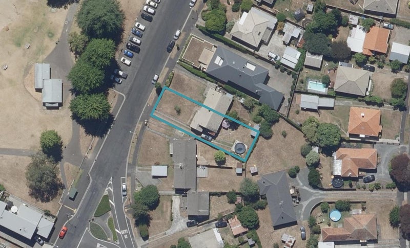19 Jellicoe Drive, Hamilton East, Hamilton - Carousel 1