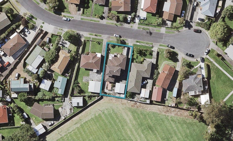 17 Mandarin Place, Half Moon Bay, Auckland - Carousel 1
