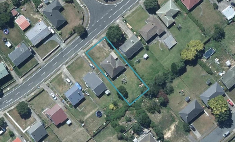 36 Corinna Street, Waitangirua, Porirua - Carousel 1