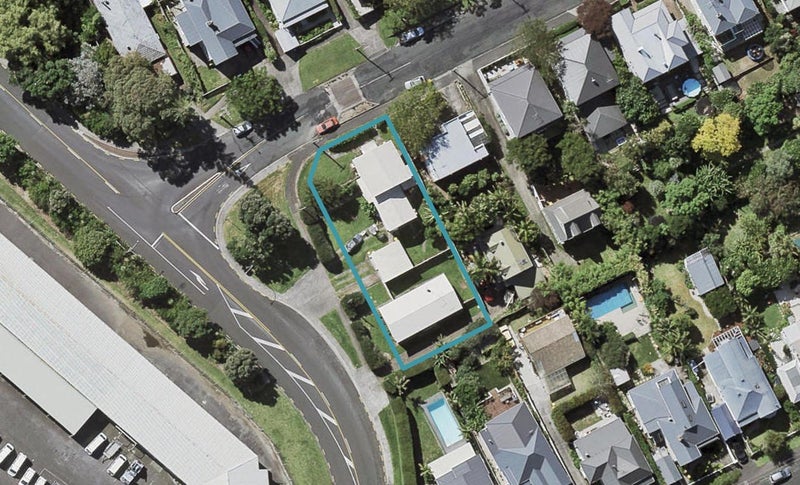 2/51 Mozeley Avenue, Devonport, Auckland - Carousel 1