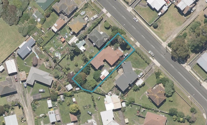 11 Puriri Street, Gonville, Whanganui - Carousel 1